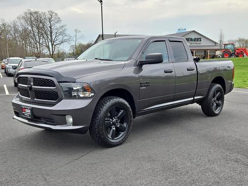 Granite Crystal Clearcoat Metallic 2019 RAM 1500 Classic Tradesman
