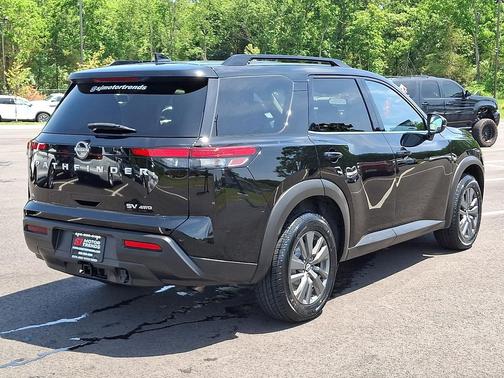 Black 2022 Nissan Pathfinder SV