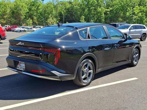 Aurora Black Pearl 2025 Kia K4