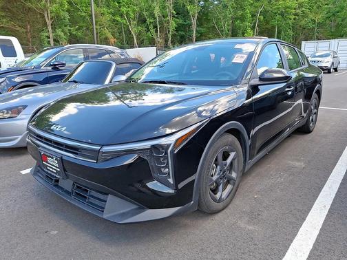 Aurora Black Pearl 2025 Kia K4