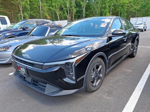 Aurora Black Pearl 2025 Kia K4