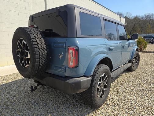 Velocity Blue Metallic 2022 Ford Bronco Outer Banks