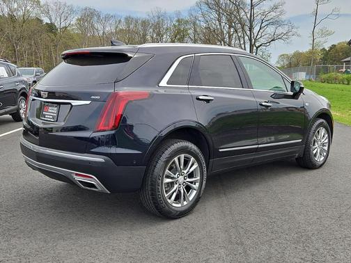 Dark Moon Blue Metallic 2021 Cadillac XT5 Premium Luxury