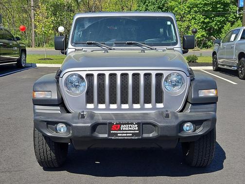 Billet Silver Clearcoat Metallic 2018 Jeep Wrangler Unlimited Sport S
