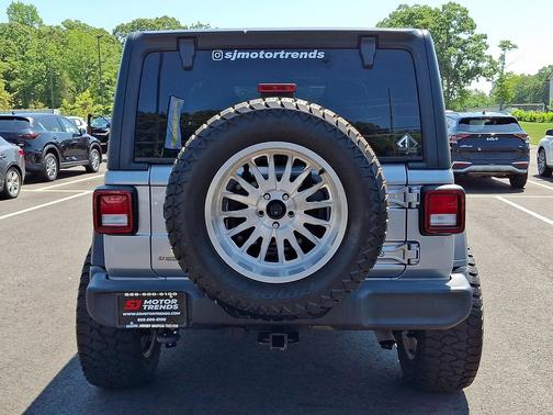 Billet Silver Clearcoat Metallic 2018 Jeep Wrangler Unlimited Sport S
