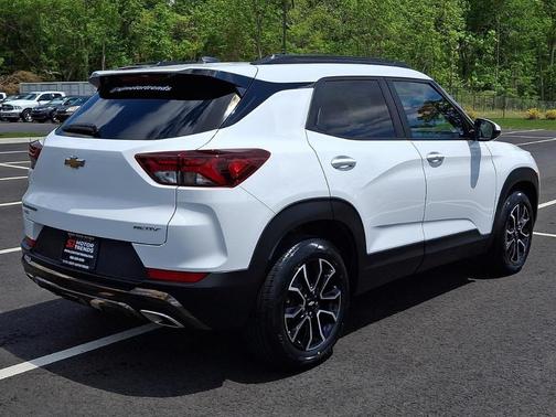 Summit White 2023 Chevrolet Trailblazer ACTIV