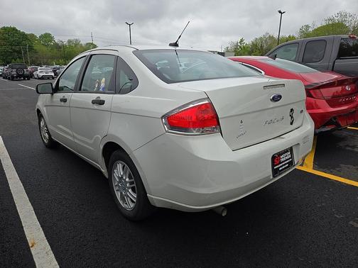White Suede 2010 Ford Focus SE