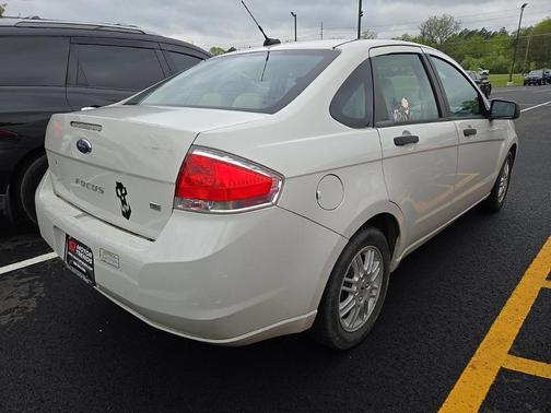 White Suede 2010 Ford Focus SE