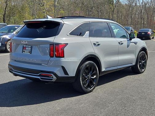 Wolf Gray 2022 Kia Sorento SX