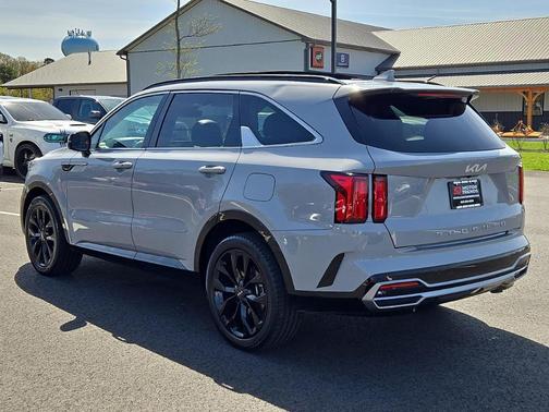 Wolf Gray 2022 Kia Sorento SX