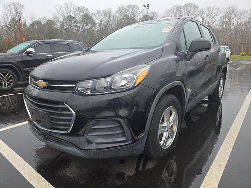 Mosaic Black Metallic 2018 Chevrolet Trax LS
