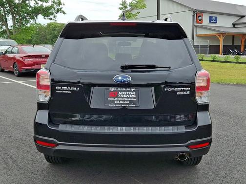 Crystal Black Silica 2017 Subaru Forester 2.5i Premium