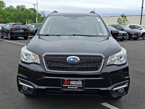 Crystal Black Silica 2017 Subaru Forester 2.5i Premium