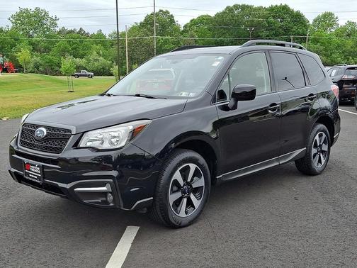 Crystal Black Silica 2017 Subaru Forester 2.5i Premium