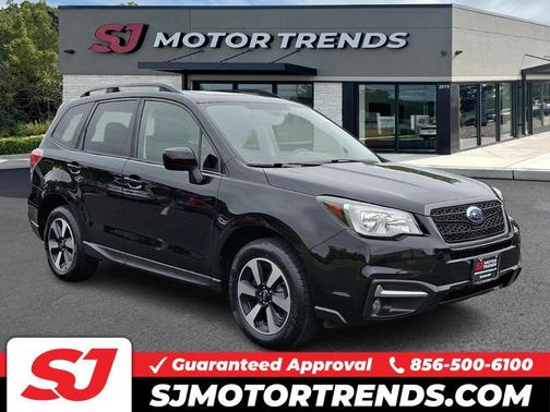 Crystal Black Silica 2017 Subaru Forester 2.5i Premium