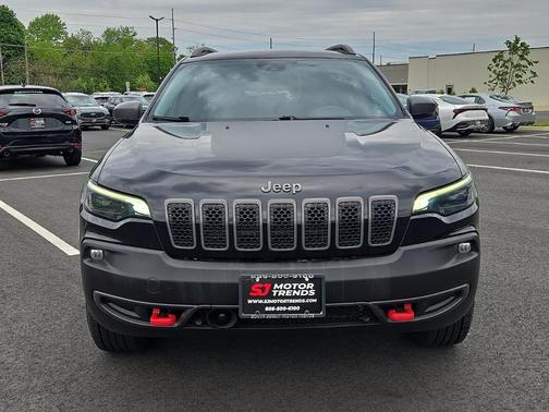 Diamond Black Crystal Pearlcoat 2021 Jeep Cherokee Trailhawk