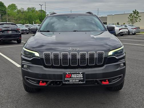 Diamond Black Crystal Pearlcoat 2021 Jeep Cherokee Trailhawk