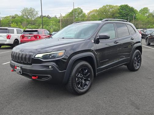Diamond Black Crystal Pearlcoat 2021 Jeep Cherokee Trailhawk