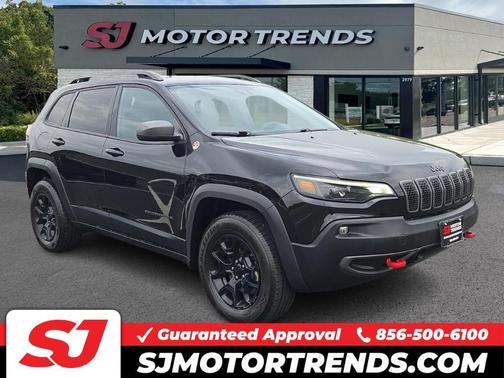 Diamond Black Crystal Pearlcoat 2021 Jeep Cherokee Trailhawk