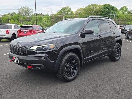 Diamond Black Crystal Pearlcoat 2021 Jeep Cherokee Trailhawk