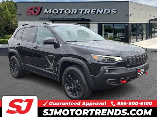 Diamond Black Crystal Pearlcoat 2021 Jeep Cherokee Trailhawk