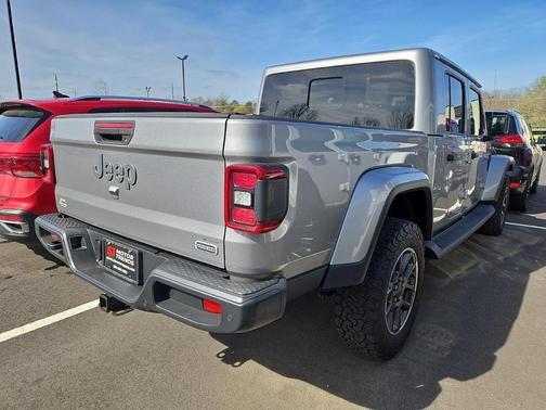 Billet Silver Clearcoat Metallic 2020 Jeep Gladiator Overland