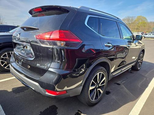 Magnetic Black 2017 Nissan Rogue SL