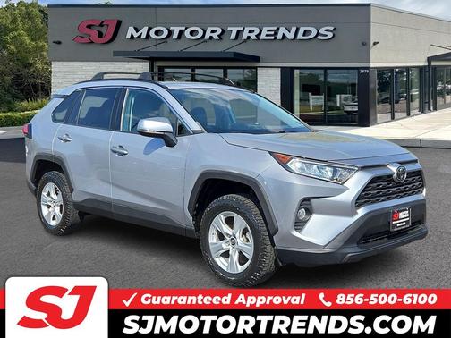 Silver Sky Metallic 2019 Toyota RAV4 XLE