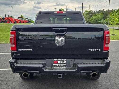 Diamond Black Crystal Pearlcoat 2019 RAM 1500 Big Horn