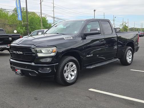 Diamond Black Crystal Pearlcoat 2019 RAM 1500 Big Horn