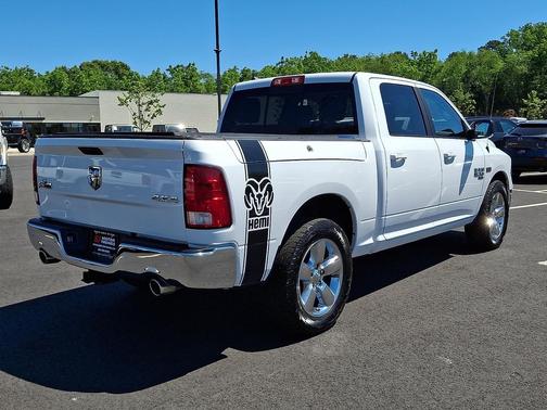 Bright White Clearcoat 2019 RAM 1500 Classic SLT
