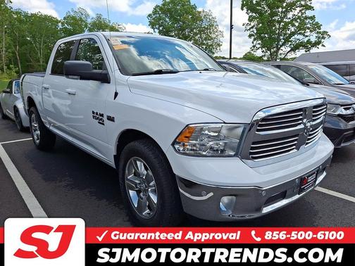 Bright White Clearcoat 2019 RAM 1500 Classic SLT