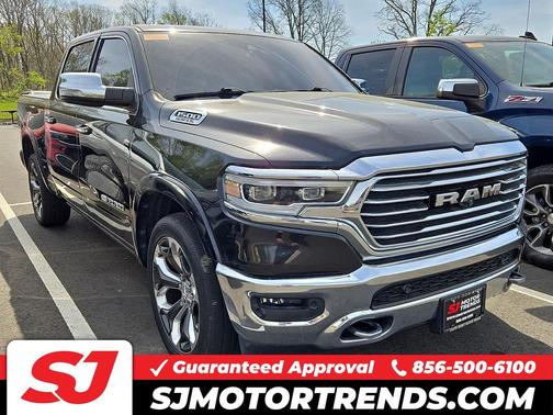 Diamond Black Crystal Pearlcoat 2019 RAM 1500 Longhorn