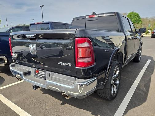 Diamond Black Crystal Pearlcoat 2019 RAM 1500 Longhorn
