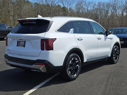 Glacial White Pearl 2024 Kia Sorento S