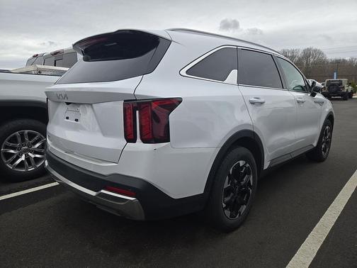 Glacial White Pearl 2024 Kia Sorento S