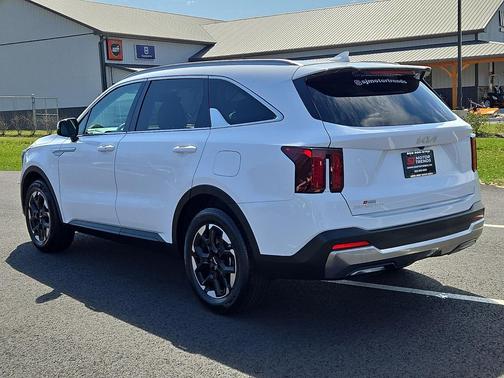 Glacial White Pearl 2024 Kia Sorento S