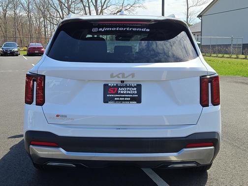 Glacial White Pearl 2024 Kia Sorento S