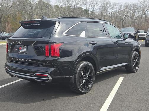 Ebony Black 2022 Kia Sorento SX