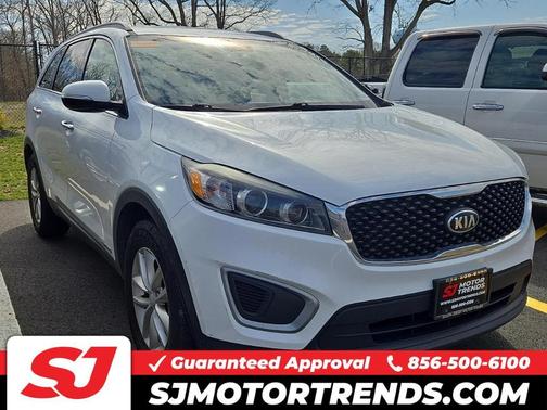 Snow White Pearl 2017 Kia Sorento LX