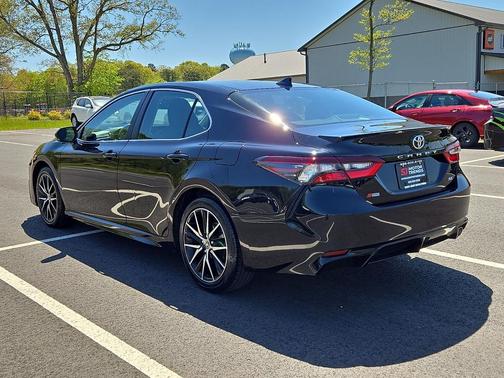 Midnight Black Metallic 2024 Toyota Camry SE