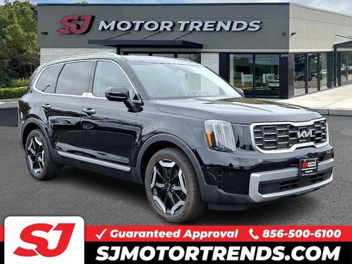 Ebony Black 2023 Kia Telluride S