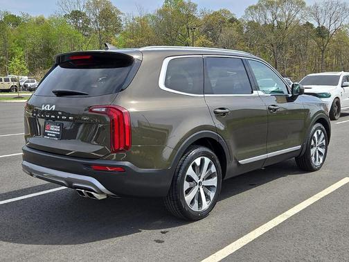 Dark Moss 2022 Kia Telluride EX