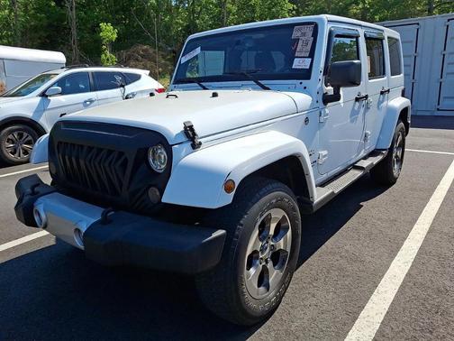 Bright White Clearcoat 2017 Jeep Wrangler Unlimited Sahara