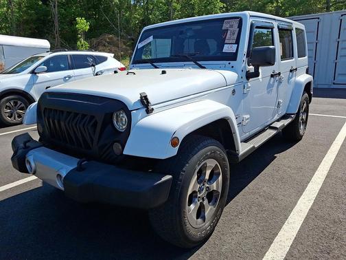 Bright White Clearcoat 2017 Jeep Wrangler Unlimited Sahara