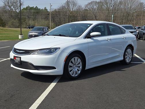 Bright White Clearcoat 2016 Chrysler 200 LX
