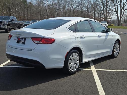 Bright White Clearcoat 2016 Chrysler 200 LX