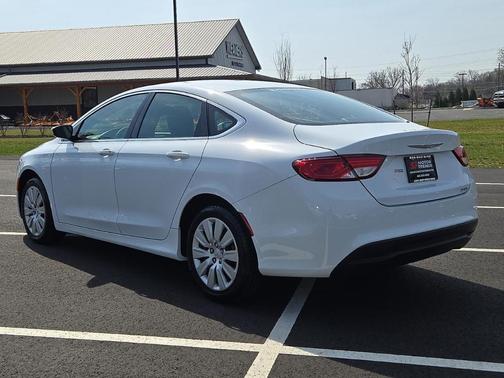 Bright White Clearcoat 2016 Chrysler 200 LX