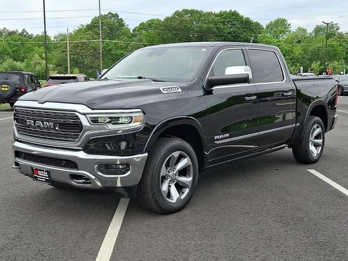 Diamond Black Crystal Pearlcoat 2019 RAM 1500 Limited