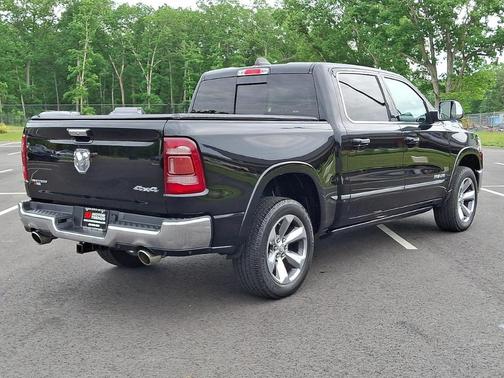 Diamond Black Crystal Pearlcoat 2019 RAM 1500 Limited